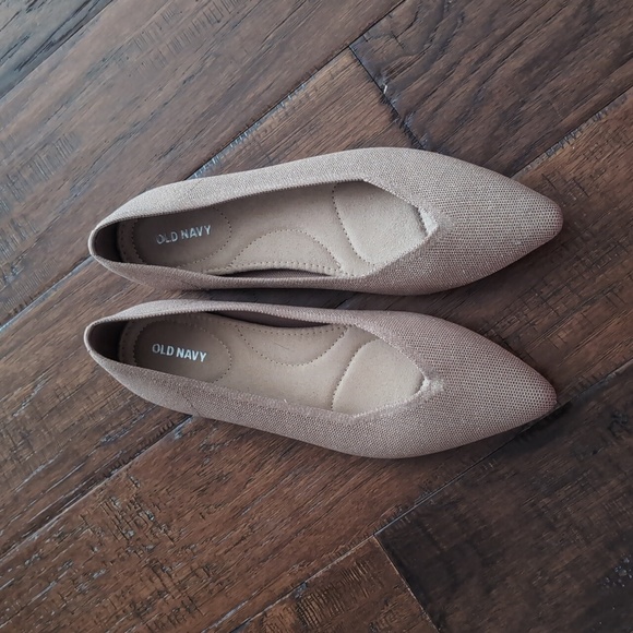 Old navy flats - Picture 1 of 3